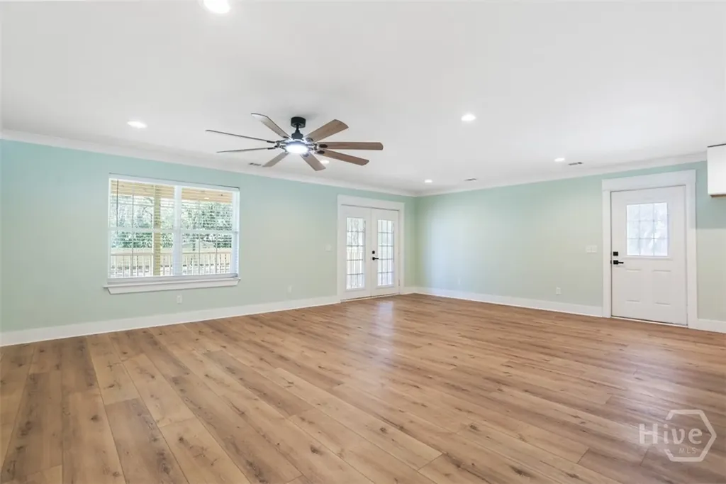 27 Pine Drive Savannah GA 31405