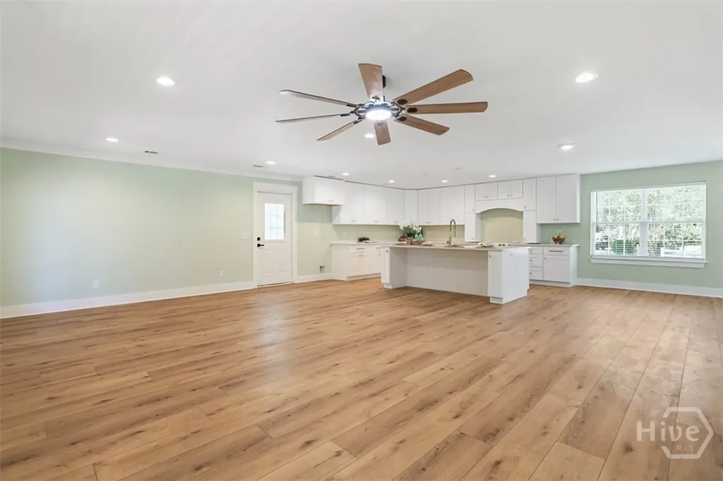27 Pine Drive Savannah GA 31405