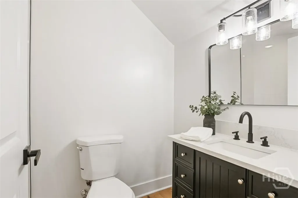 27 Pine Drive Savannah GA 31405