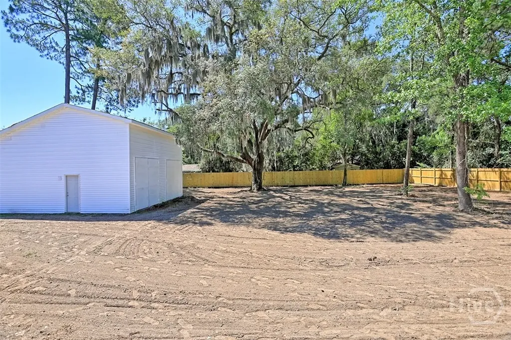 27 Pine Drive Savannah GA 31405
