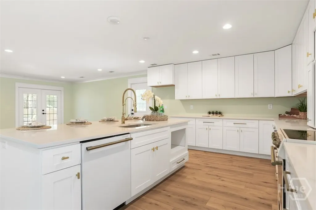 27 Pine Drive Savannah GA 31405