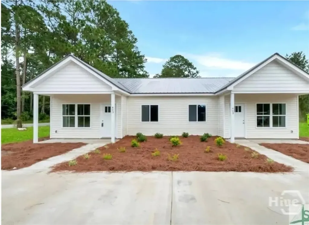 373 Carter Allenhurst GA 31301
