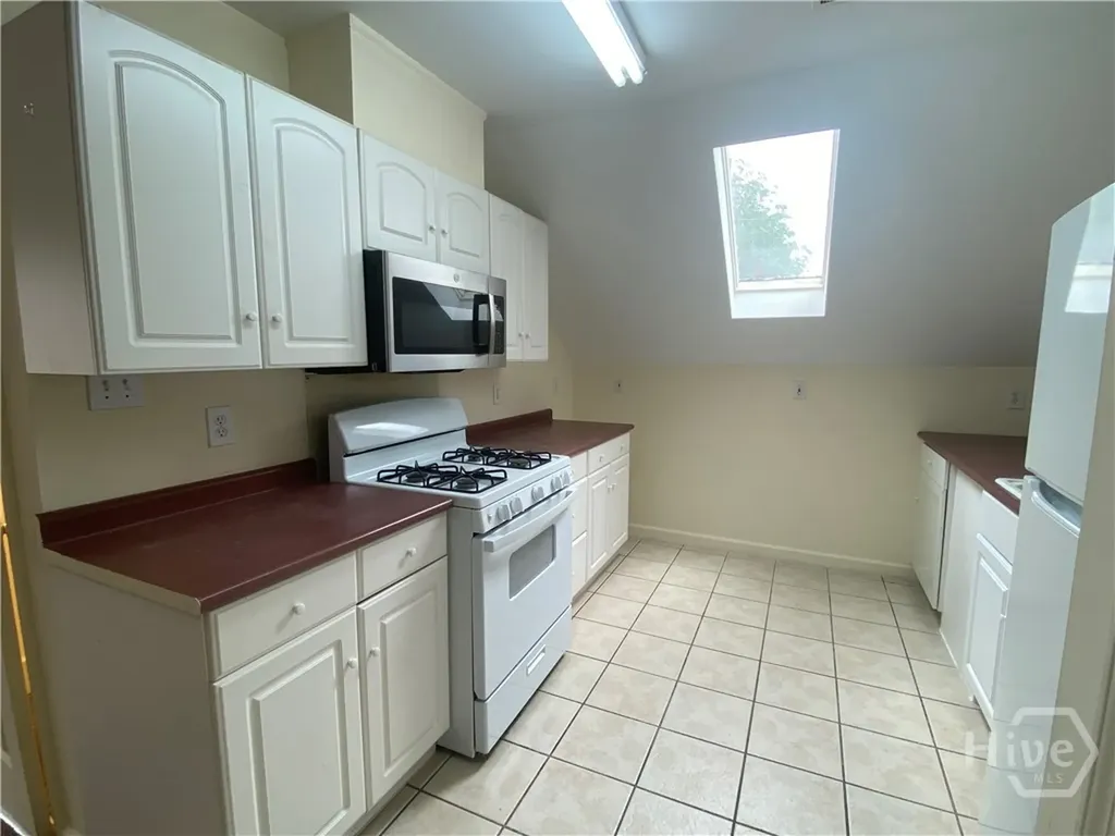 1315 - Upstairs Bonaventure Road Savannah GA 31404