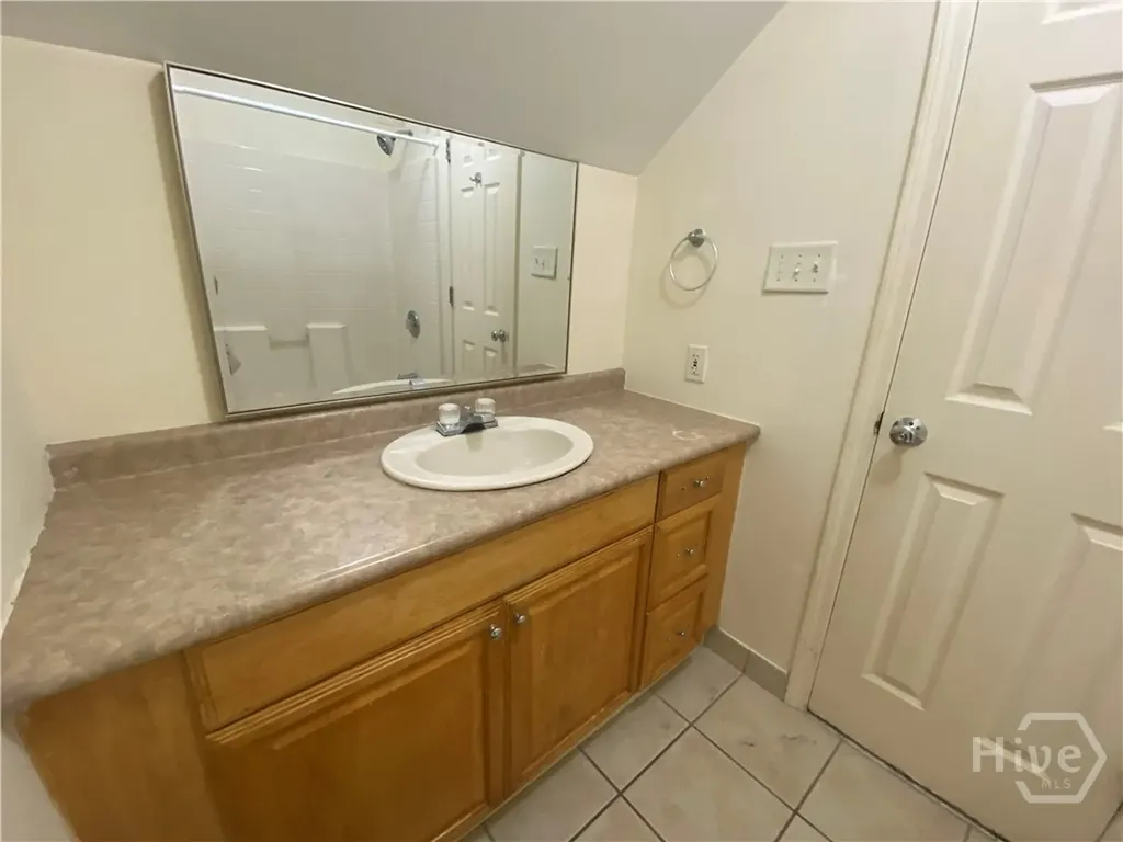 1315 - Upstairs Bonaventure Road Savannah GA 31404