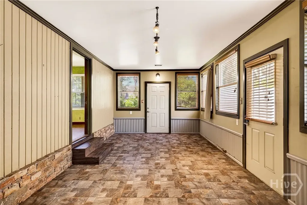 219 E Point Drive Savannah GA 31410