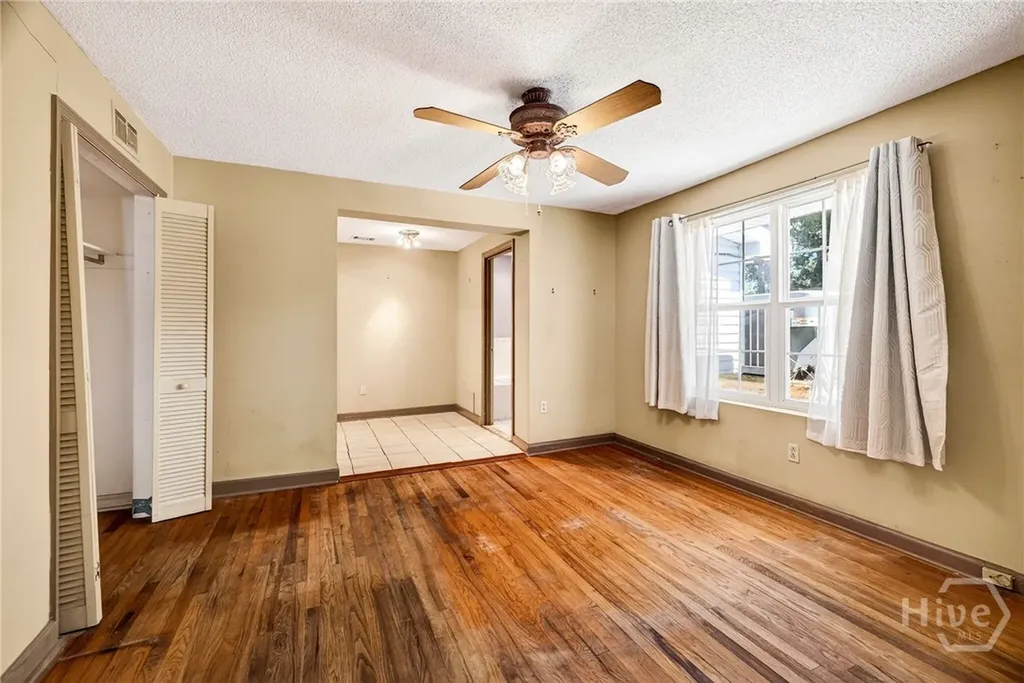 219 E Point Drive Savannah GA 31410