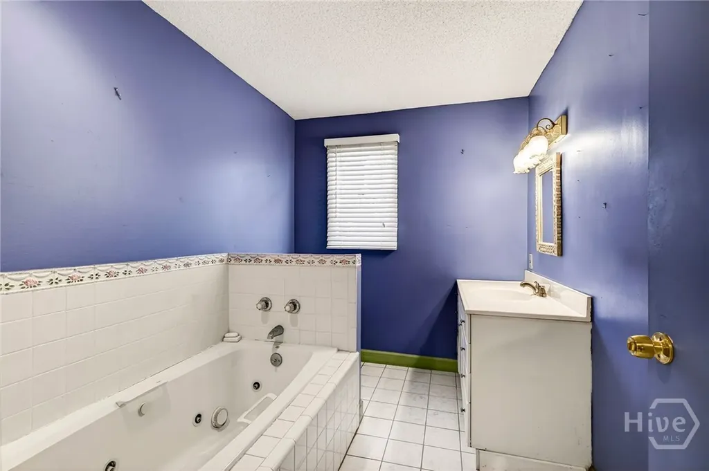 219 E Point Drive Savannah GA 31410