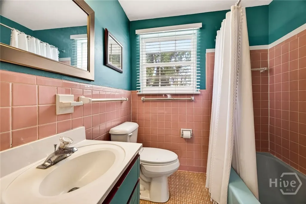 219 E Point Drive Savannah GA 31410