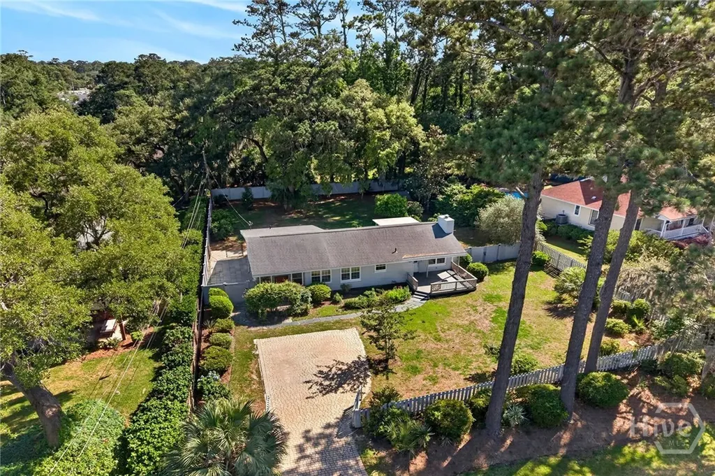 219 E Point Drive Savannah GA 31410