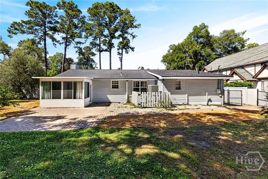219 E Point Drive Savannah GA 31410