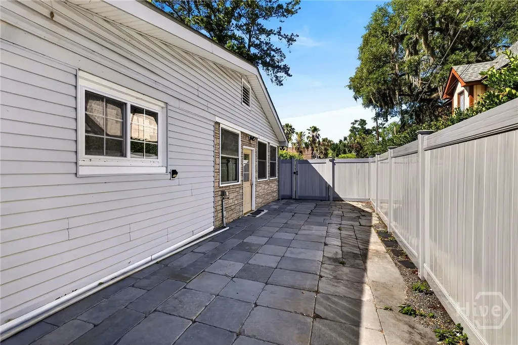 219 E Point Drive Savannah GA 31410