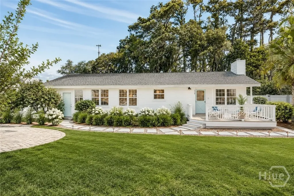 219 E Point Drive Savannah GA 31410