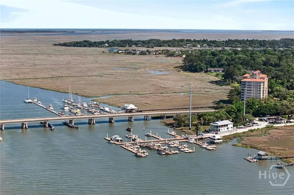 219 E Point Drive Savannah GA 31410