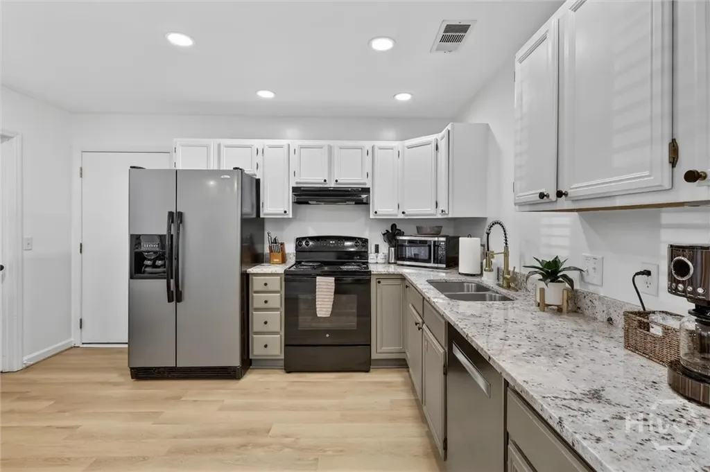 117 Longleaf Circle Pooler GA 31322