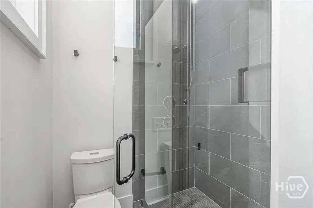 216 W 43rd Street Savannah GA 31401