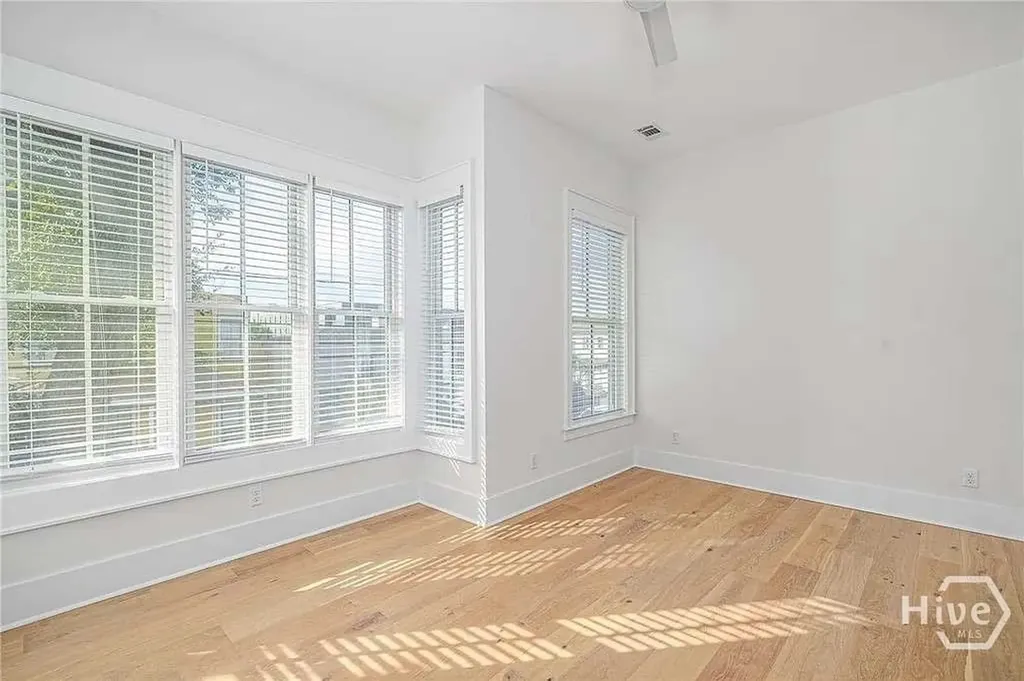 216 W 43rd Street Savannah GA 31401