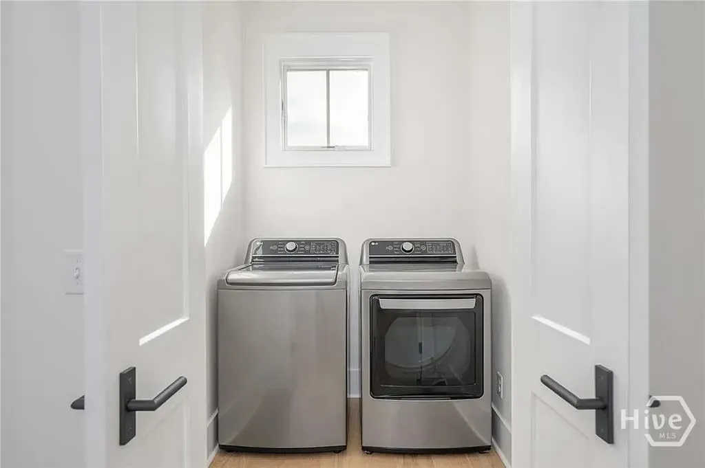 216 W 43rd Street Savannah GA 31401