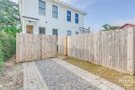 216 W 43rd Street Savannah GA 31401