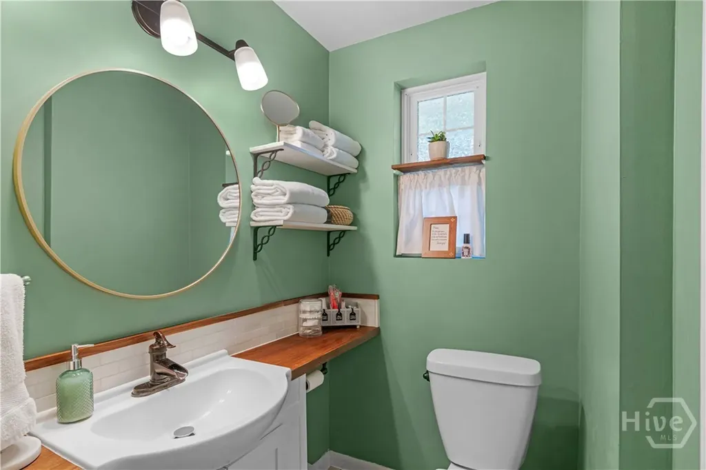 1504 W Creighton Place Savannah GA 31406