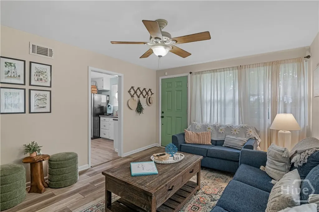 1504 W Creighton Place Savannah GA 31406