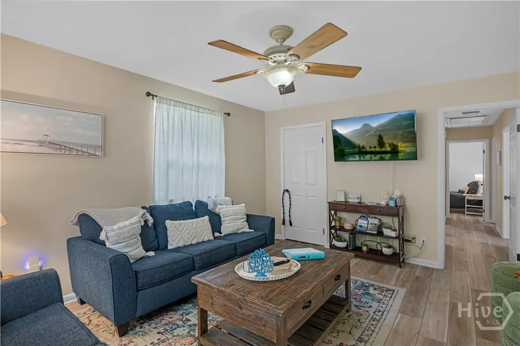 1504 W Creighton Place Savannah GA 31406
