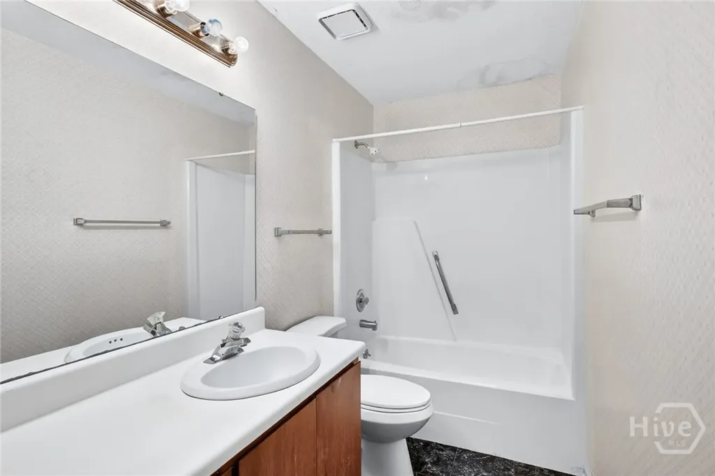 102 Coastal Place Savannah GA 31406