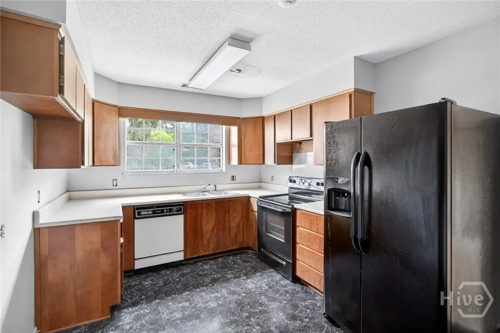 102 Coastal Place Savannah GA 31406