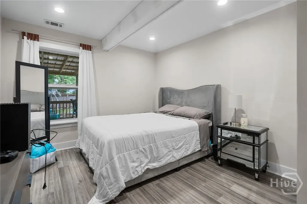 332 E 56th Street Savannah GA 31405