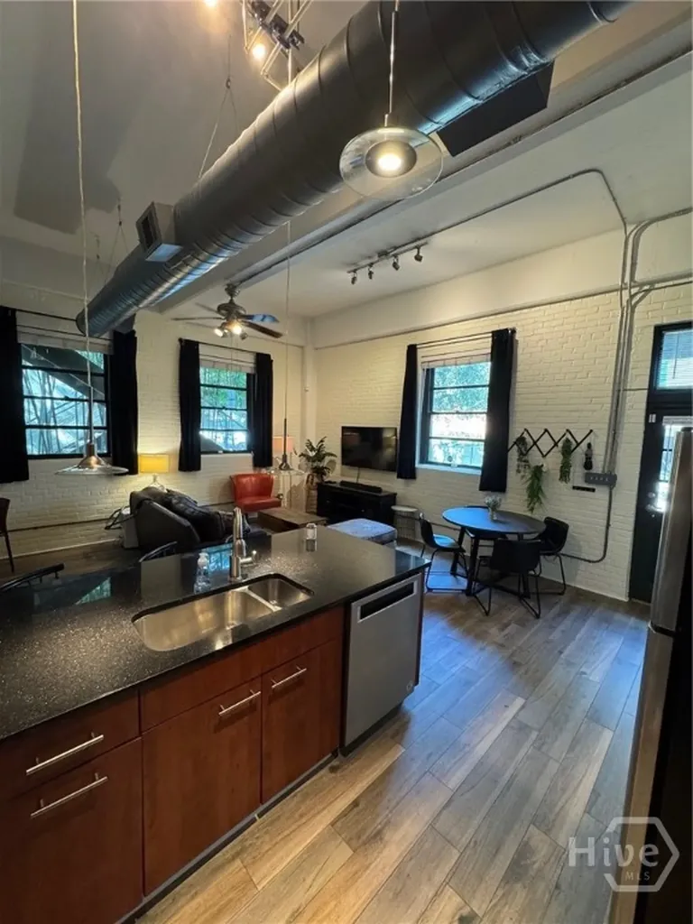 528 Selma Street Savannah GA 31401
