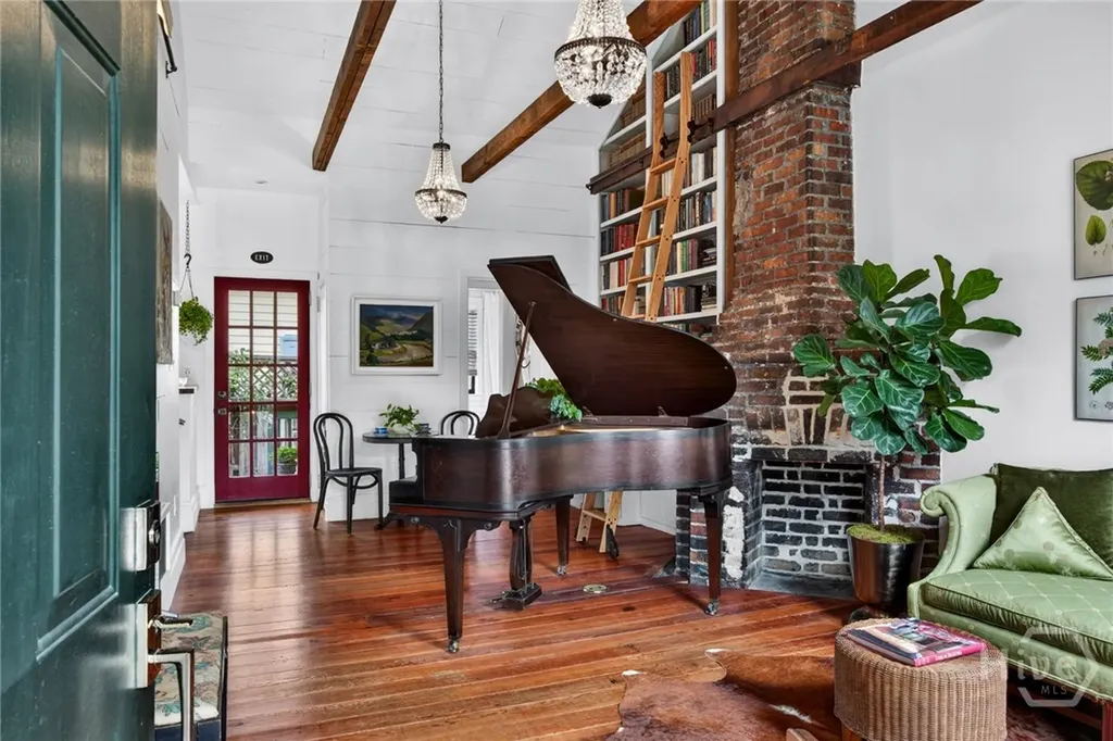 532 E Charlton Street Savannah GA 31401