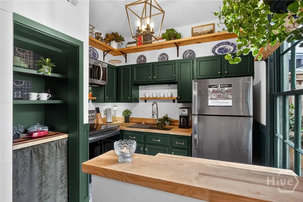 532 E Charlton Street Savannah GA 31401
