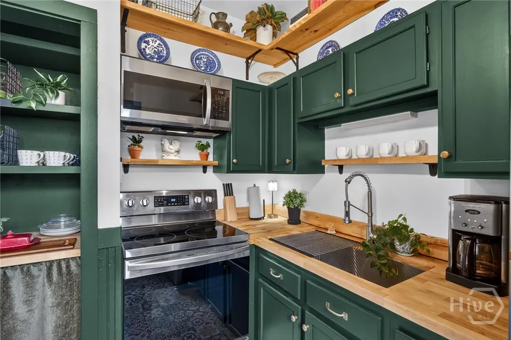532 E Charlton Street Savannah GA 31401