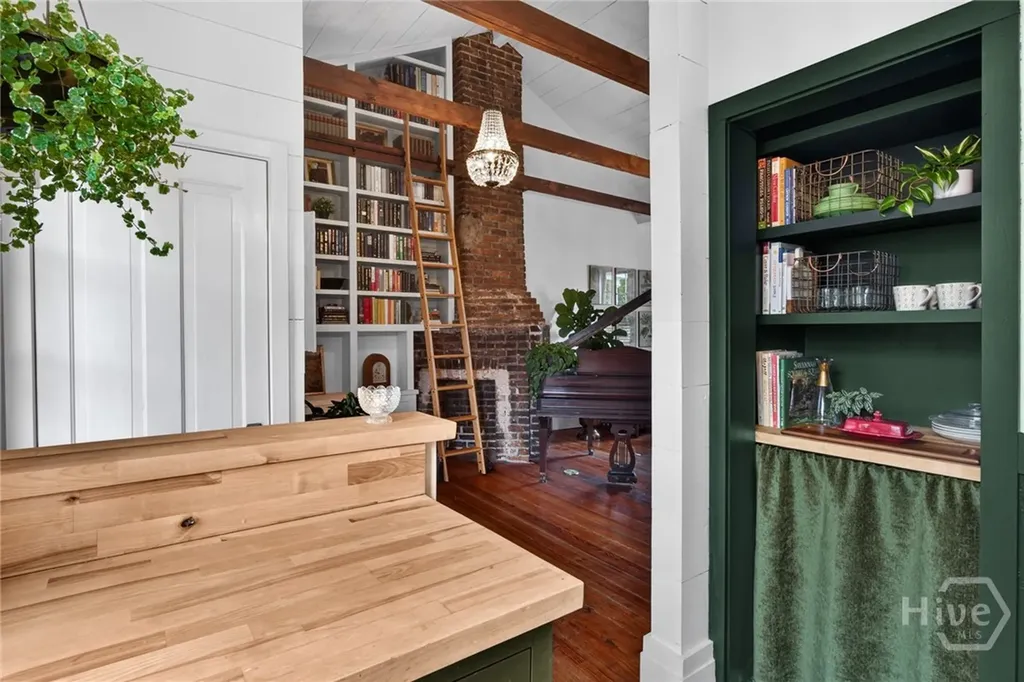 532 E Charlton Street Savannah GA 31401