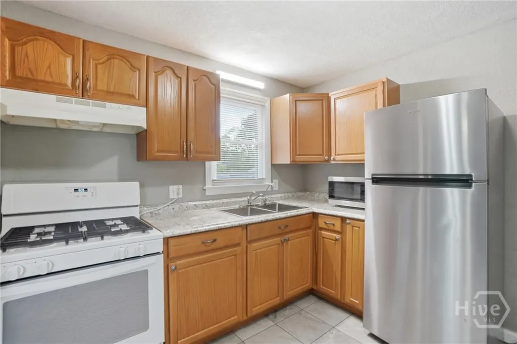 2009 E 57th Street Savannah GA 31404