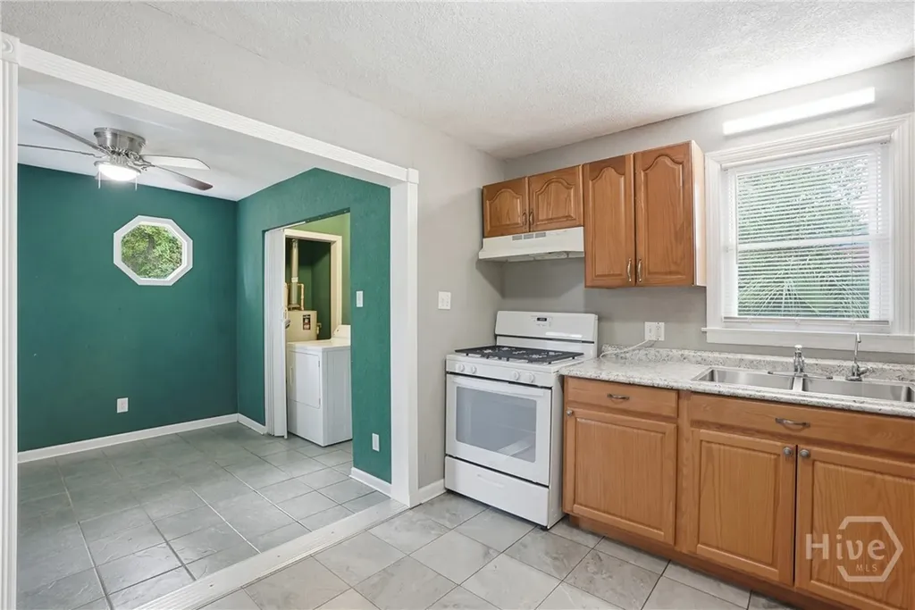 2009 E 57th Street Savannah GA 31404