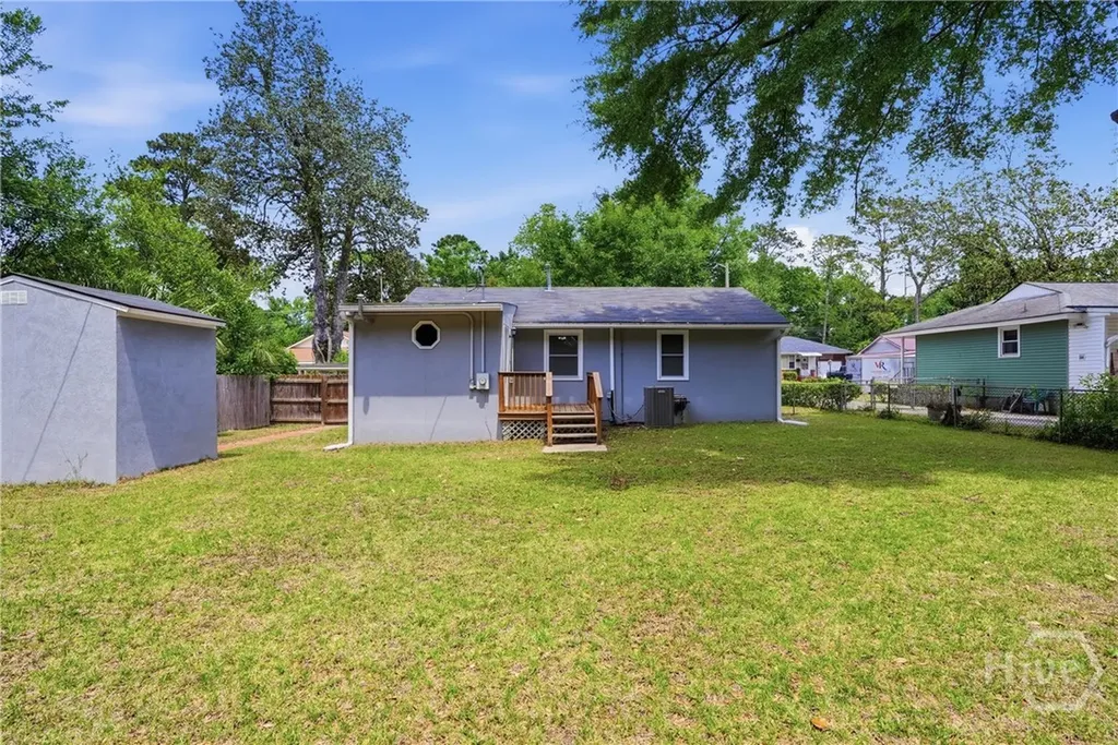 2009 E 57th Street Savannah GA 31404