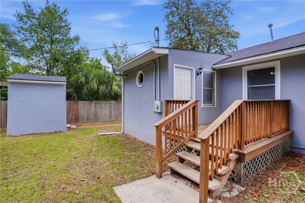 2009 E 57th Street Savannah GA 31404