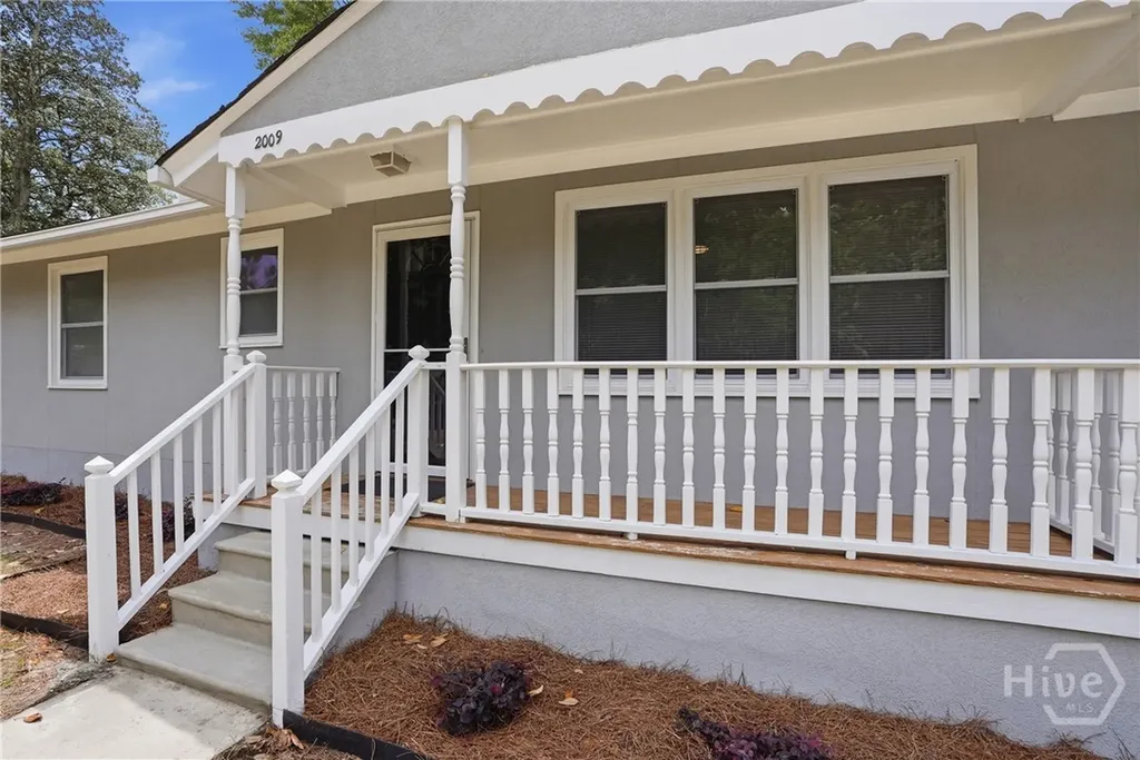 2009 E 57th Street Savannah GA 31404