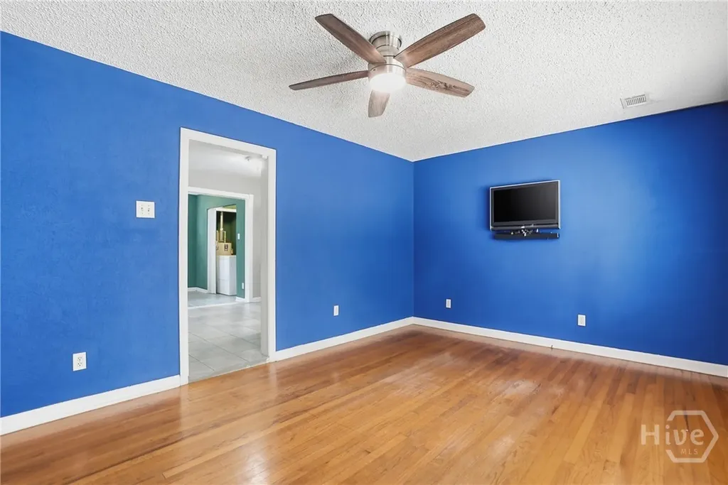 2009 E 57th Street Savannah GA 31404