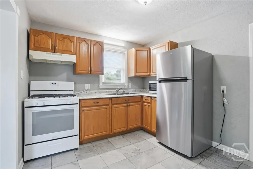 2009 E 57th Street Savannah GA 31404