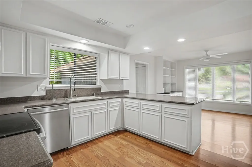 14 Hemingway Drive Savannah GA 31411