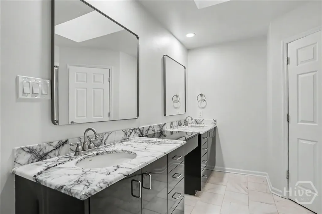 14 Hemingway Drive Savannah GA 31411