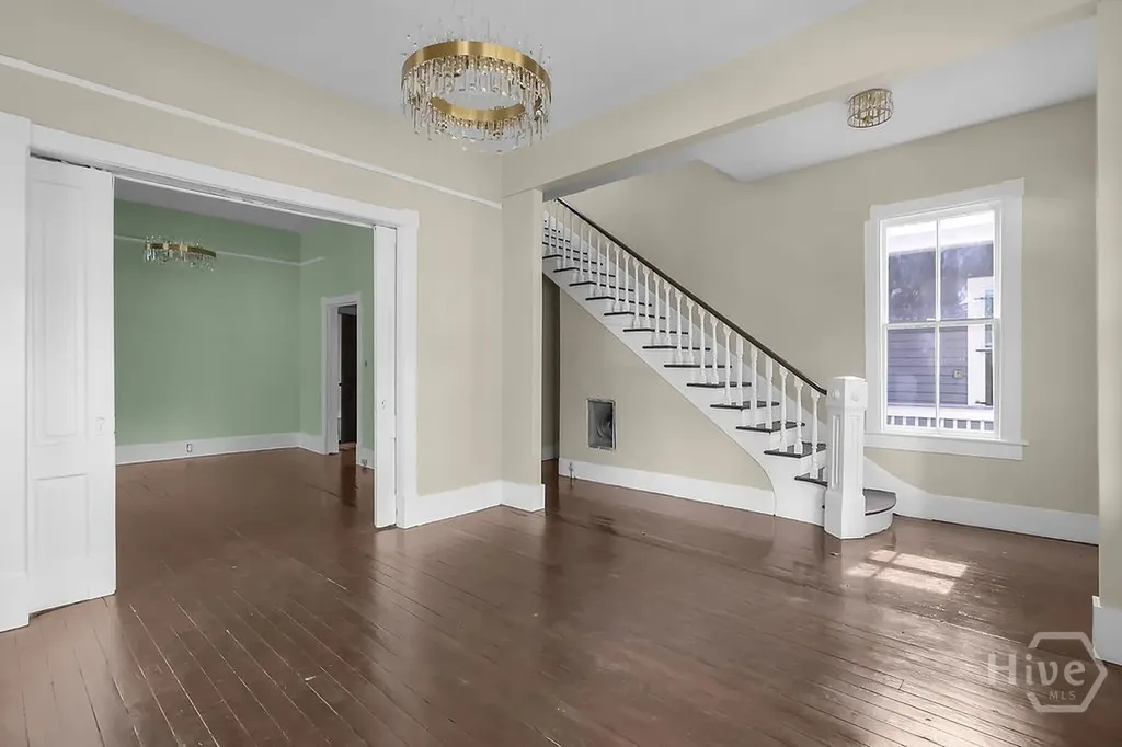 221 W 39th Street Savannah GA 31401