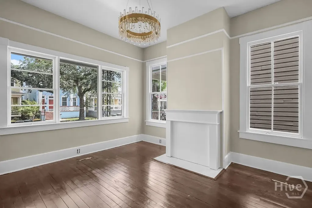221 W 39th Street Savannah GA 31401