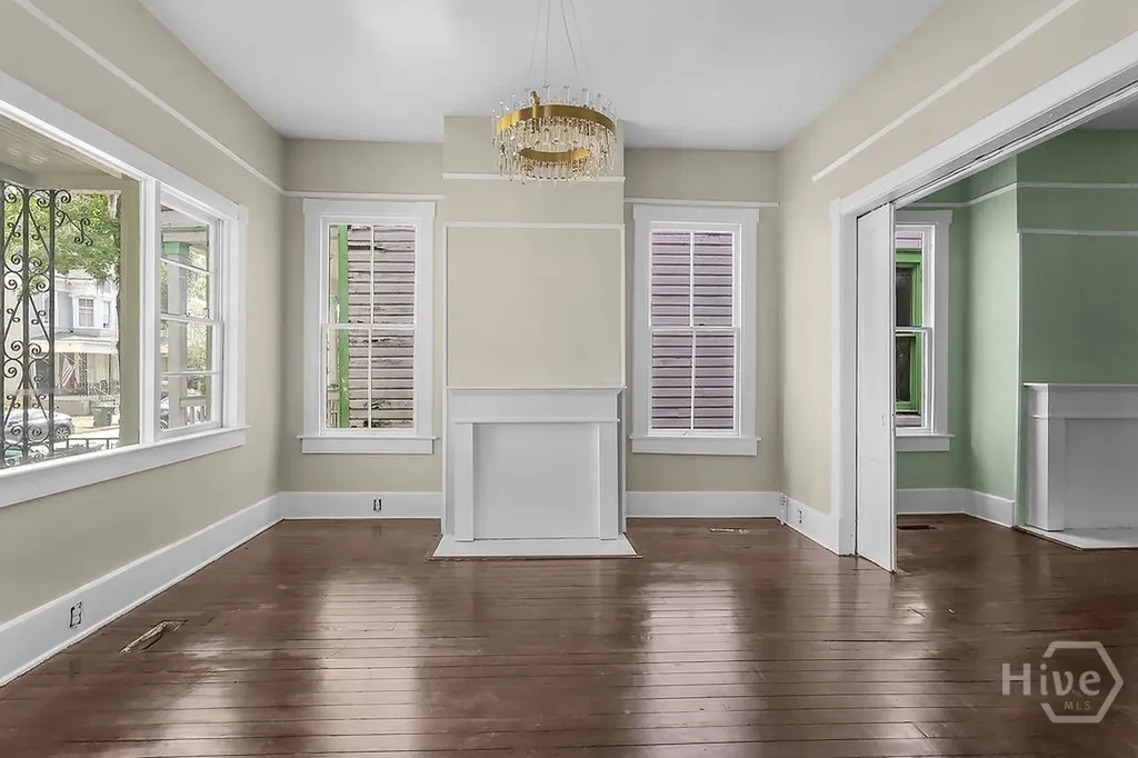 221 W 39th Street Savannah GA 31401