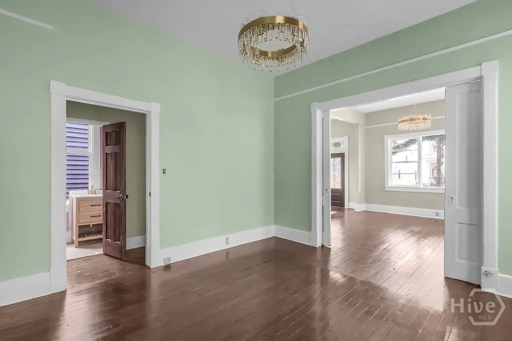 221 W 39th Street Savannah GA 31401