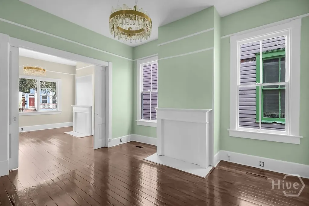 221 W 39th Street Savannah GA 31401