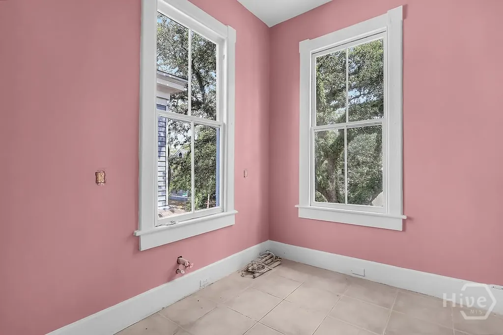 221 W 39th Street Savannah GA 31401
