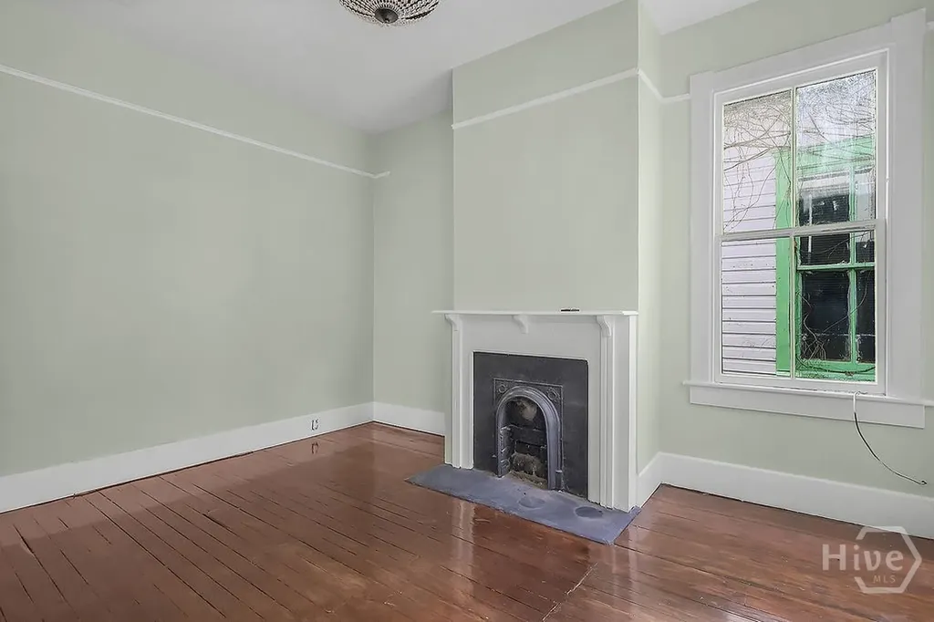 221 W 39th Street Savannah GA 31401