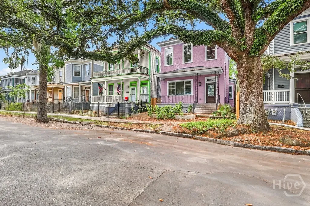 221 W 39th Street Savannah GA 31401
